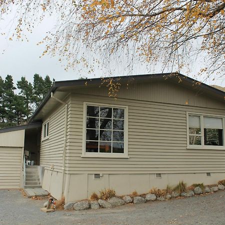 Bauchops Hill Station Farmstay Burkes Pass Exterior photo